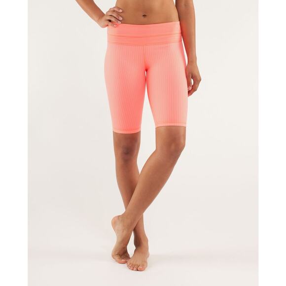 Lululemon Reverse Groove Bike Short Women’s 4 Tall Coral Stripe Athletic Stretch - Picture 1 of 12